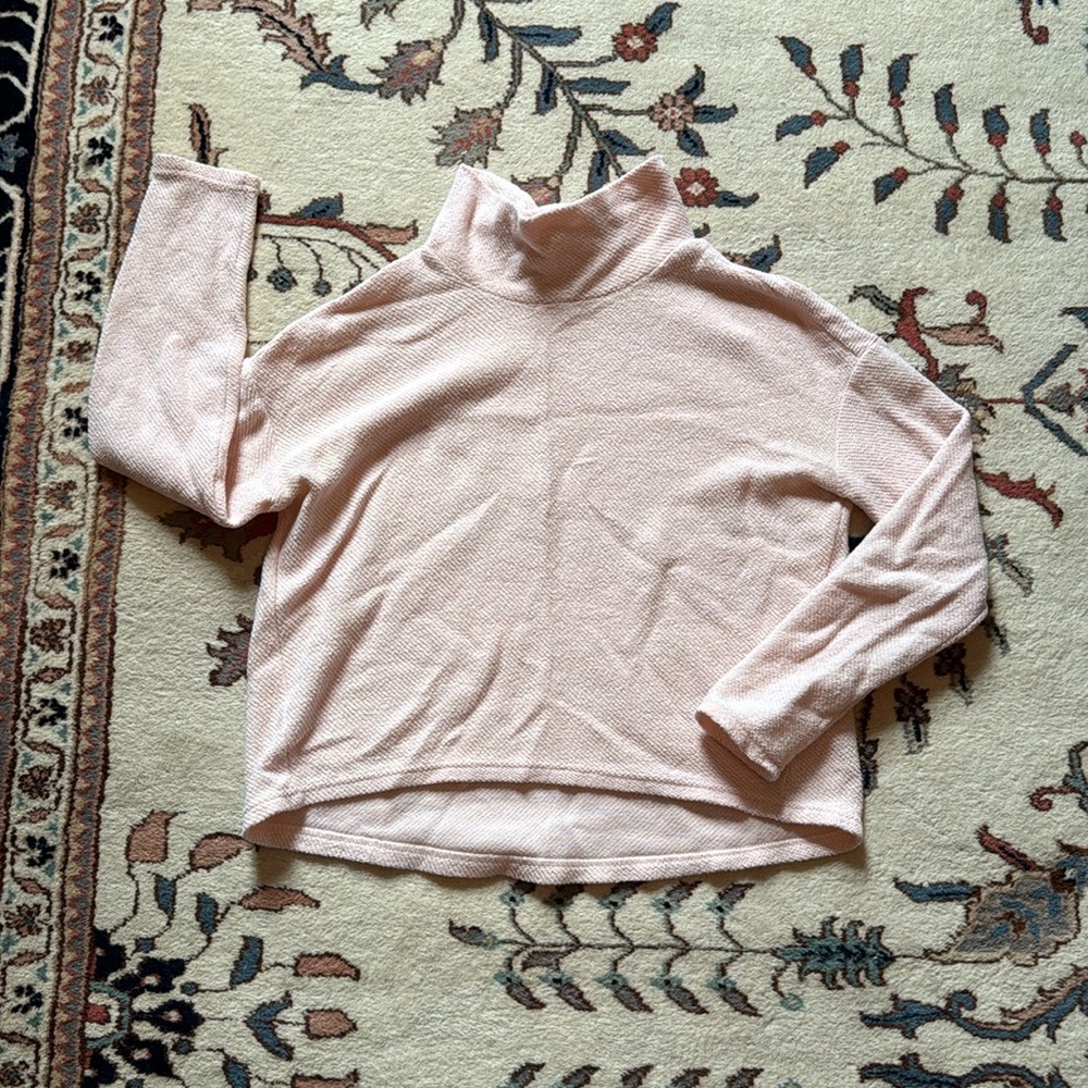 Banana Republic Cropped Baby Pink Mock Neck Long Sleeve Shirt